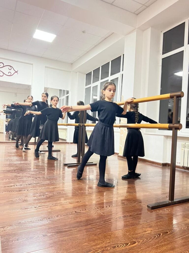 Подробнее о статье В Ингушетии идет отборочный этап для детской танцевальной студии